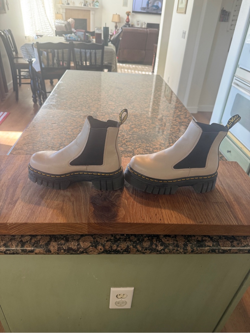 Women’s Dr. Marten Airwair Chunky platform Chelsea Boots
